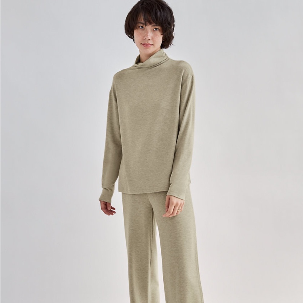 Aritzia Wilfred Free Lounge mock neck longsleeve